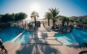 Farout - Beachresort & Camping